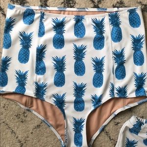 blue pineapples 🍍💙